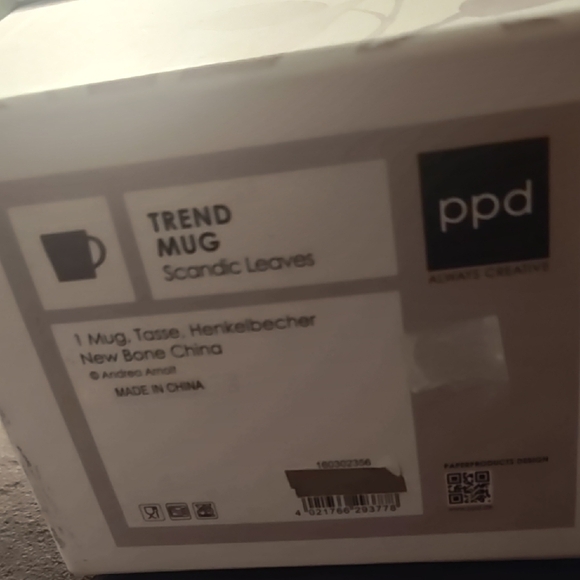 Leaf Pattern Ceramic Mug - Picture 2 of 6